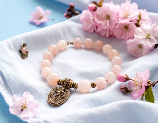 Vòng charm phong thủy